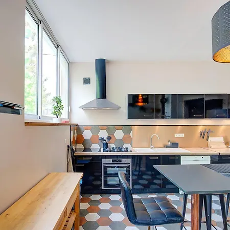 Le Qg Apartment Tours